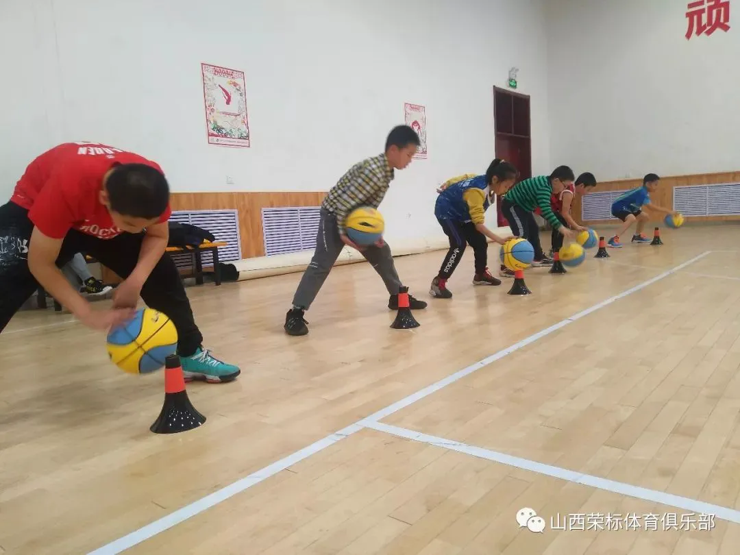 使用智能耳机进行篮球训练的具体方法和技巧_0